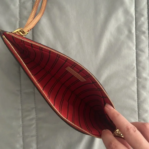 Louis Vuitton Monogram pouch/ wristlet - Picture 6 of 10